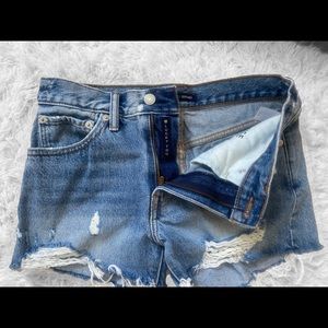 Lucky Brand denim shorts size 2/26!!